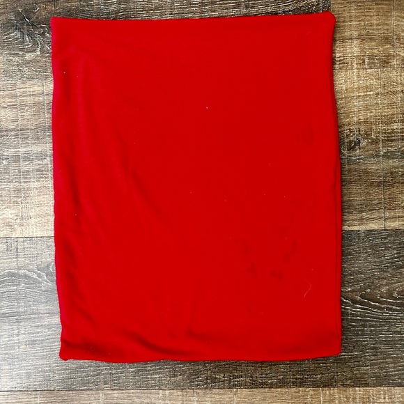 Gorgeous deep red crop top and skirt set - Picture 2 of 5